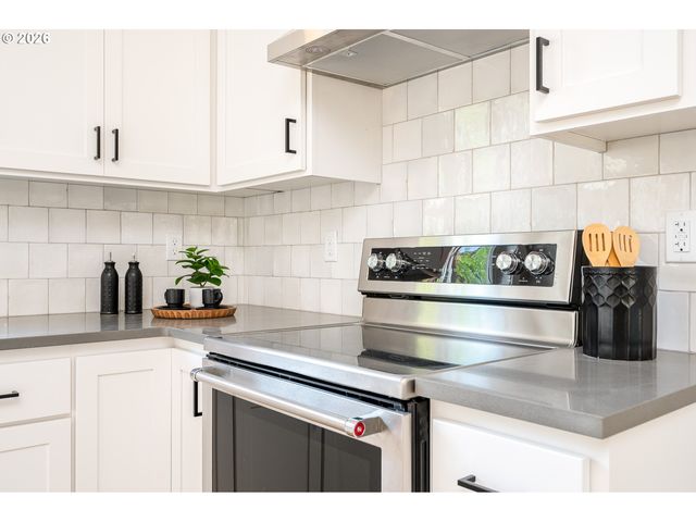 8425 Ne Hassalo St, Portland, OR 97220