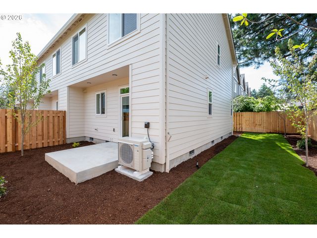 8425 Ne Hassalo St, Portland, OR 97220