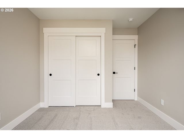 8425 Ne Hassalo St, Portland, OR 97220