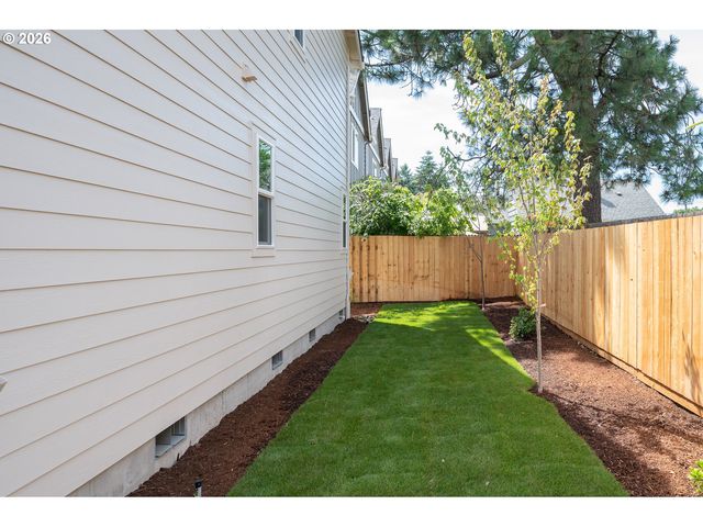 8425 Ne Hassalo St, Portland, OR 97220