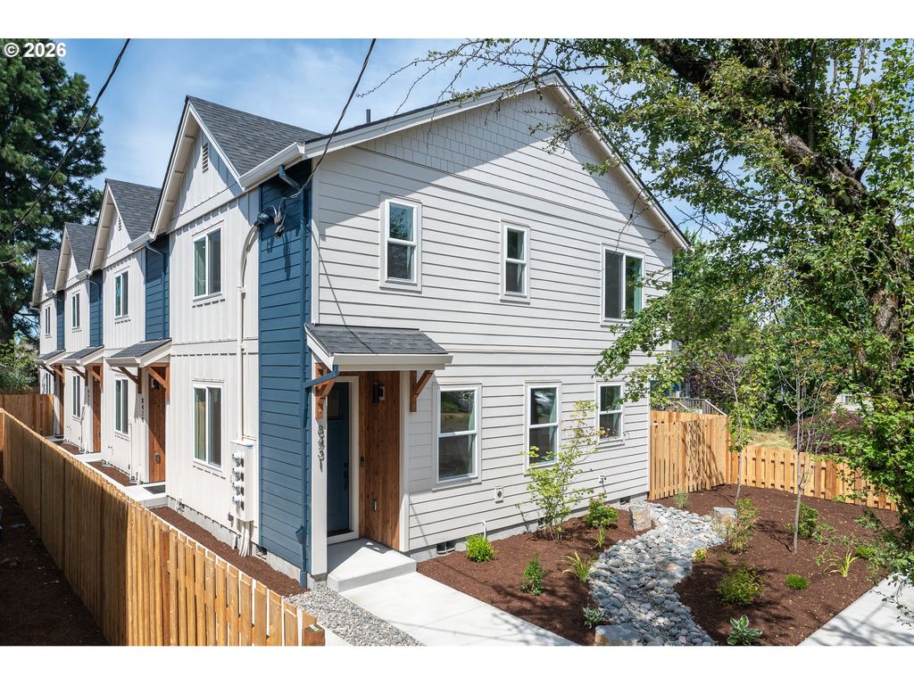 8425 Ne Hassalo St, Portland, OR 97220