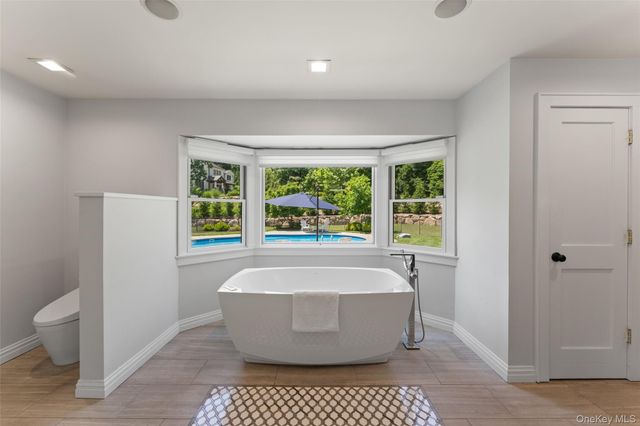 211 Strawtown Road, West Nyack, NY 10994
