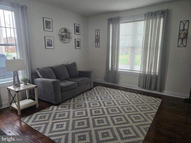 515 RHOADES ST, Phoenixville, PA 19460