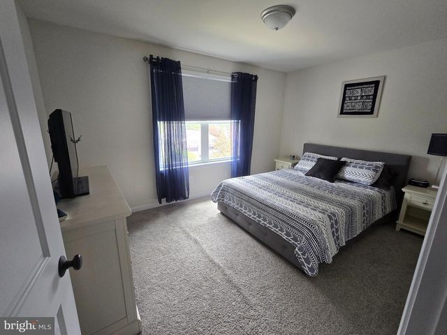 515 RHOADES ST, Phoenixville, PA 19460