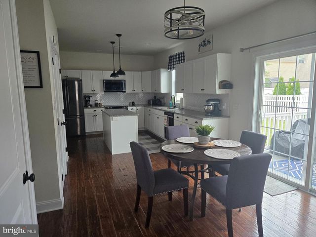 515 RHOADES ST, Phoenixville, PA 19460