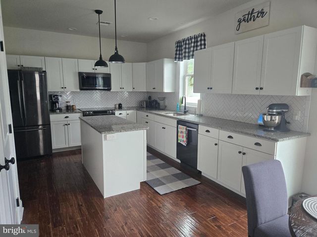 515 RHOADES ST, Phoenixville, PA 19460