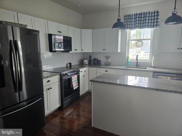 515 RHOADES ST, Phoenixville, PA 19460