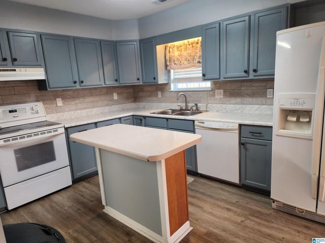 390 HUNTINGRIDGE DRIVE, Cropwell, AL 35054