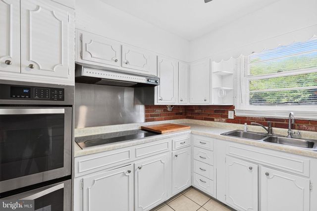 1414 WOODCLIFF AVE, Catonsville, MD 21228
