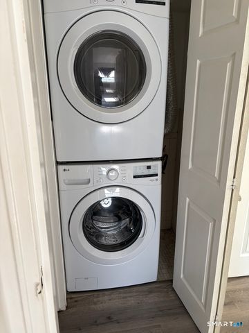 12 Tuttle Street APT 1 C, Stamford, CT 06902