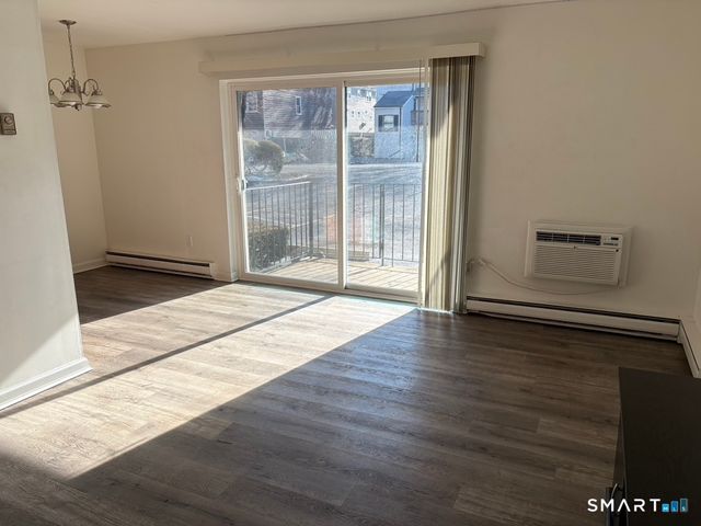 12 Tuttle Street APT 1 C, Stamford, CT 06902