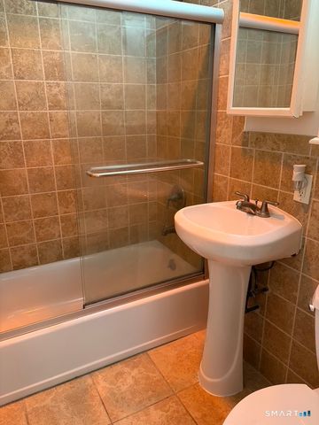 12 Tuttle Street APT 1 C, Stamford, CT 06902