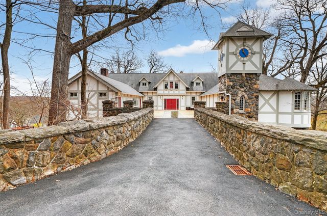 452 Carrollwood Drive, Tarrytown, NY 10591