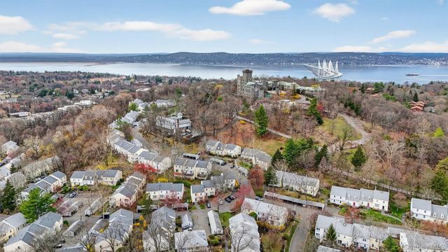 452 Carrollwood Drive, Tarrytown, NY 10591