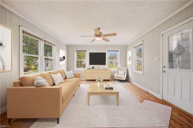 256 Hill Prince RD, Virginia Beach, VA 23462