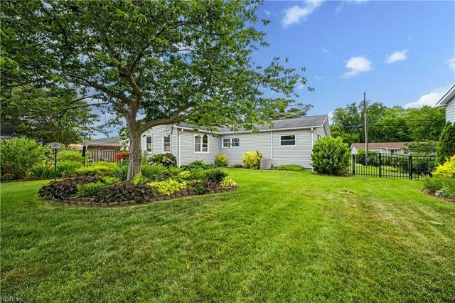 256 Hill Prince RD, Virginia Beach, VA 23462