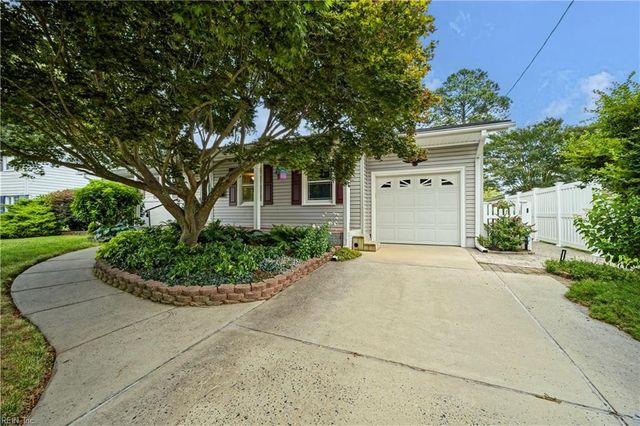 256 Hill Prince RD, Virginia Beach, VA 23462