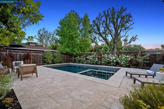 1219 Elmwood Dr, Walnut Creek, CA 94597