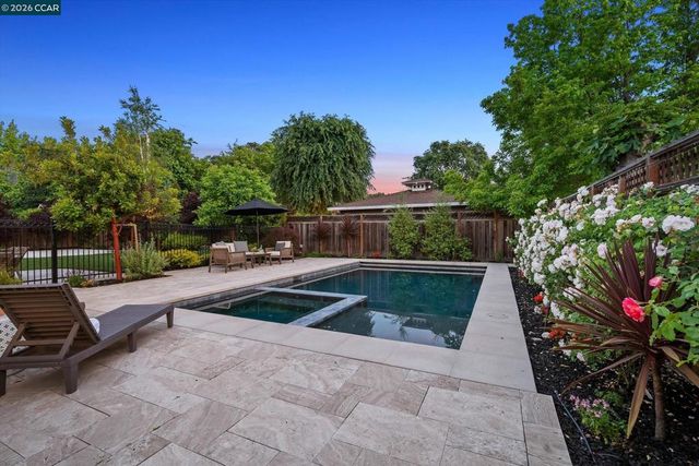 1219 Elmwood Dr, Walnut Creek, CA 94597