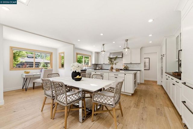1219 Elmwood Dr, Walnut Creek, CA 94597