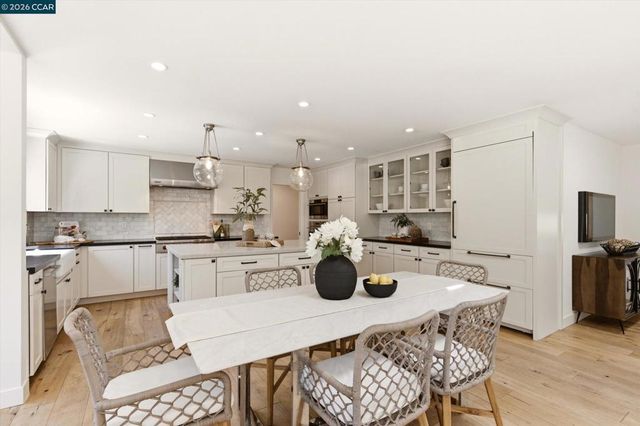 1219 Elmwood Dr, Walnut Creek, CA 94597