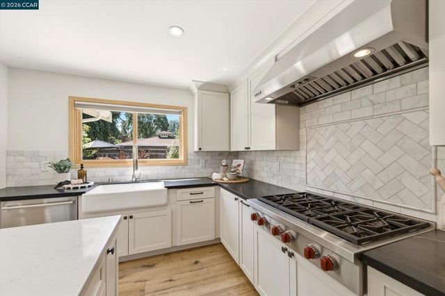 1219 Elmwood Dr, Walnut Creek, CA 94597