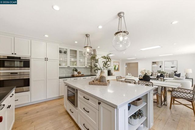 1219 Elmwood Dr, Walnut Creek, CA 94597