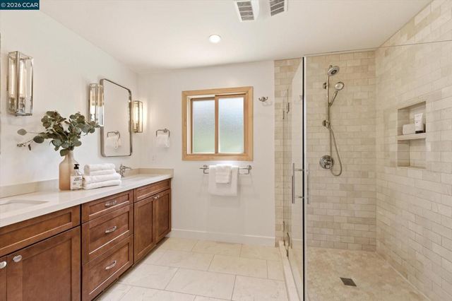 1219 Elmwood Dr, Walnut Creek, CA 94597