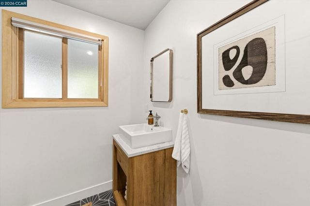 1219 Elmwood Dr, Walnut Creek, CA 94597