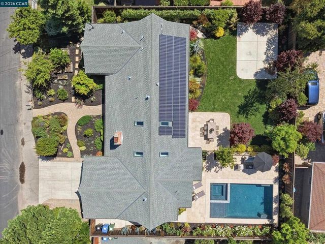 1219 Elmwood Dr, Walnut Creek, CA 94597