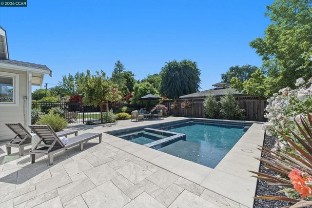 1219 Elmwood Dr, Walnut Creek, CA 94597