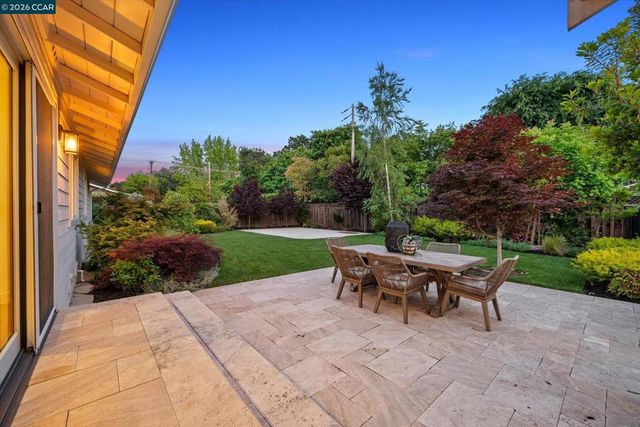 1219 Elmwood Dr, Walnut Creek, CA 94597