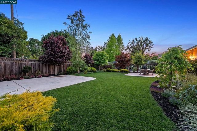 1219 Elmwood Dr, Walnut Creek, CA 94597