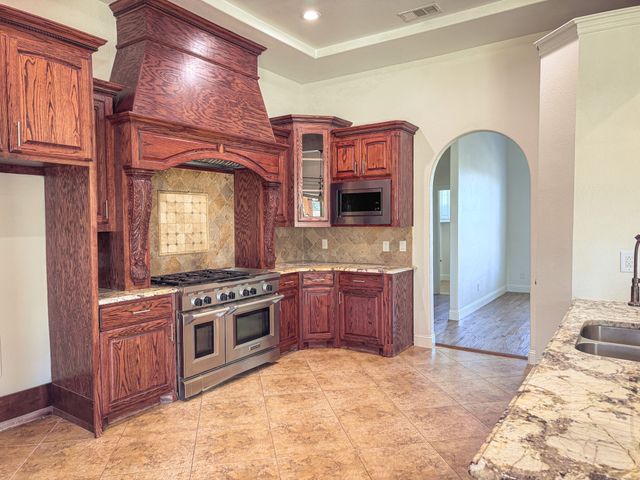1302 Woodridge Circle, Euless, TX 76040