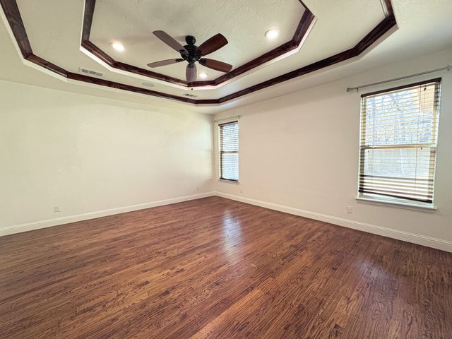 1302 Woodridge Circle, Euless, TX 76040