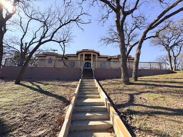 1302 Woodridge Circle, Euless, TX 76040