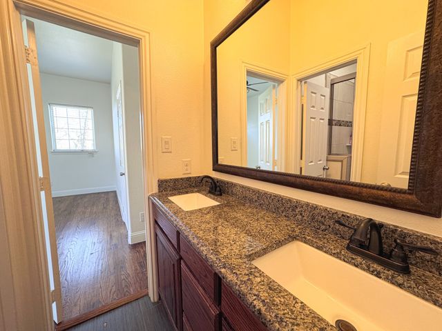 1302 Woodridge Circle, Euless, TX 76040