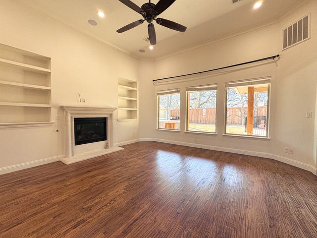 1302 Woodridge Circle, Euless, TX 76040