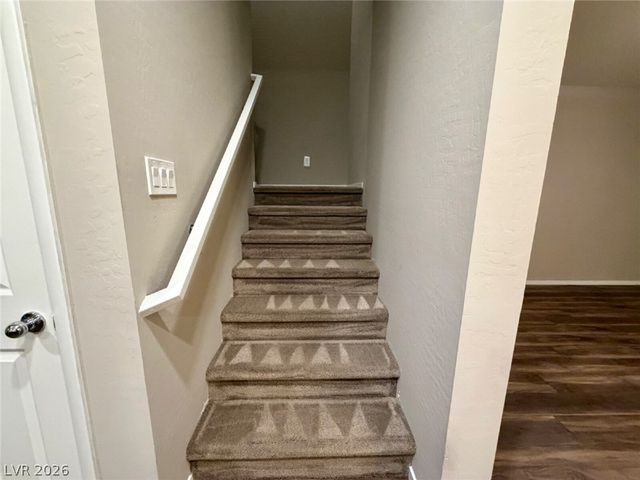 771 ESTATE COUNTRY Avenue, North Las Vegas, NV 89086