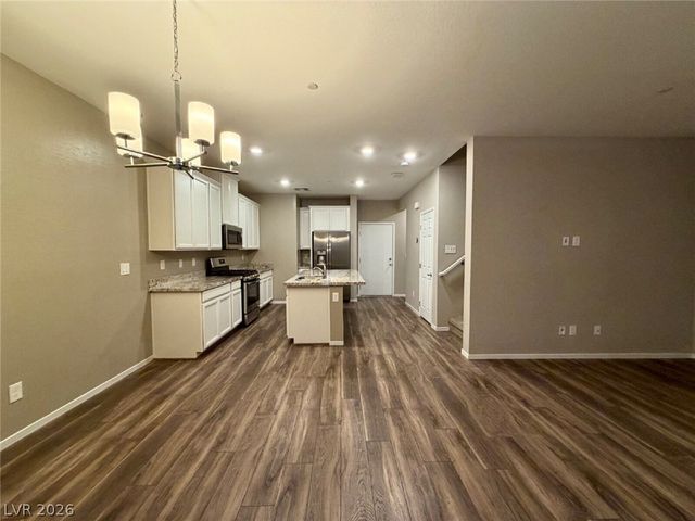 771 ESTATE COUNTRY Avenue, North Las Vegas, NV 89086