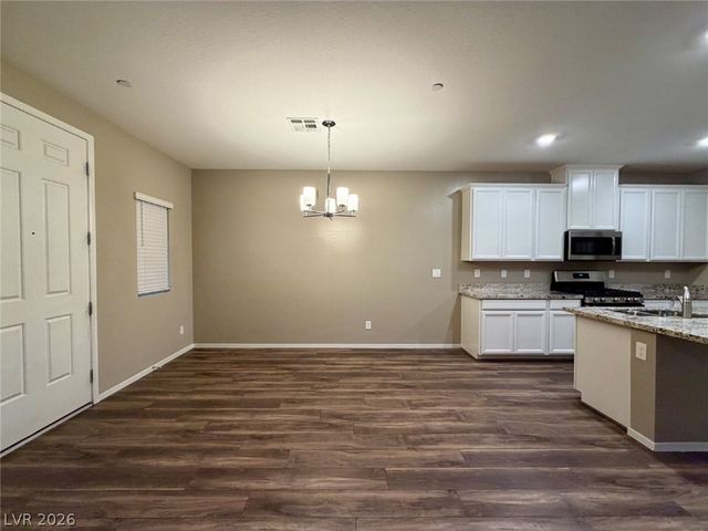 771 ESTATE COUNTRY Avenue, North Las Vegas, NV 89086