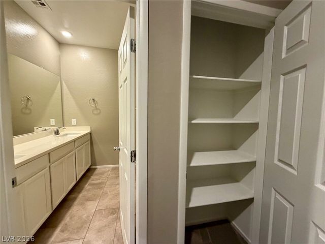 771 ESTATE COUNTRY Avenue, North Las Vegas, NV 89086
