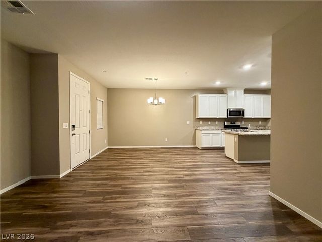 771 ESTATE COUNTRY Avenue, North Las Vegas, NV 89086