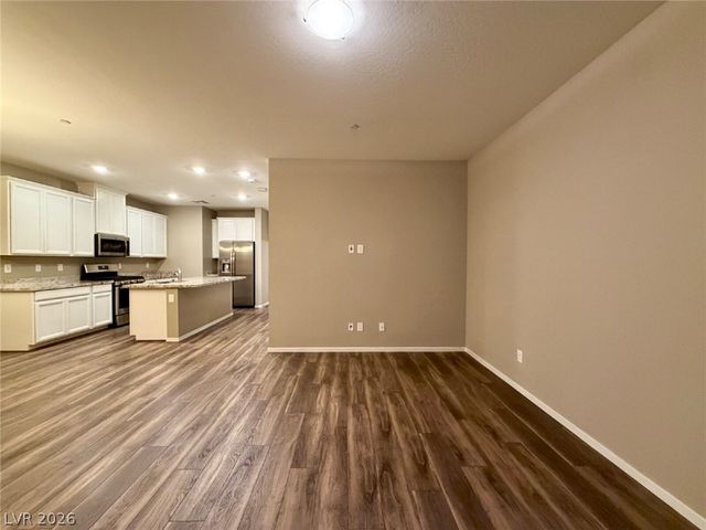 771 ESTATE COUNTRY Avenue, North Las Vegas, NV 89086