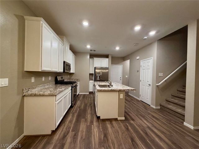 771 ESTATE COUNTRY Avenue, North Las Vegas, NV 89086