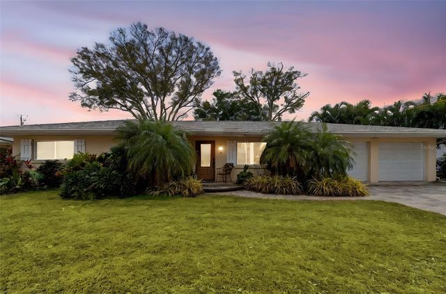 2268 INDIAN AVENUE N, Belleair Bluffs, FL 33770