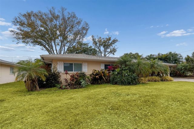 2268 INDIAN AVENUE N, Belleair Bluffs, FL 33770