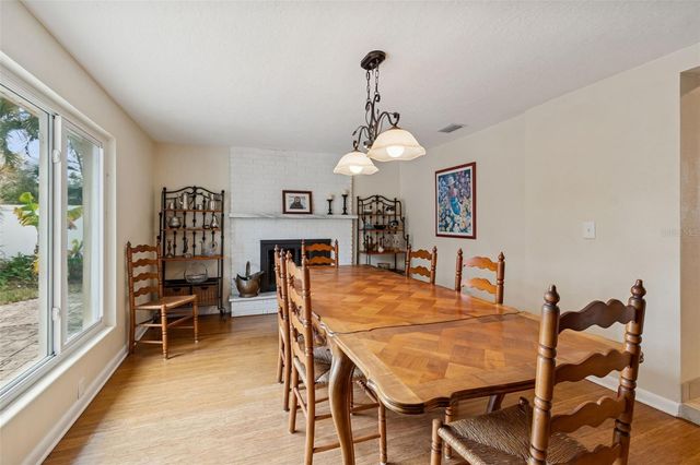 2268 INDIAN AVENUE N, Belleair Bluffs, FL 33770