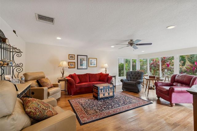 2268 INDIAN AVENUE N, Belleair Bluffs, FL 33770