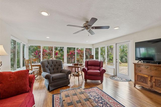 2268 INDIAN AVENUE N, Belleair Bluffs, FL 33770